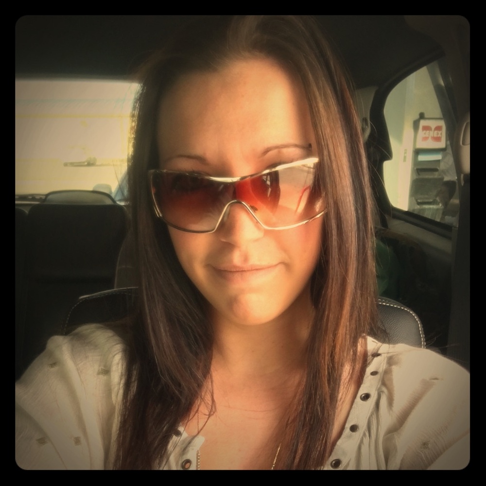 Meet your Posher, Leslie