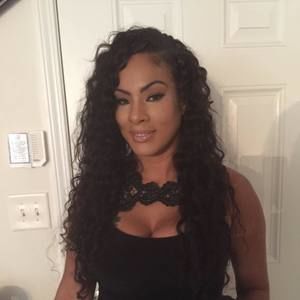 Meet your Posher, Adrianne