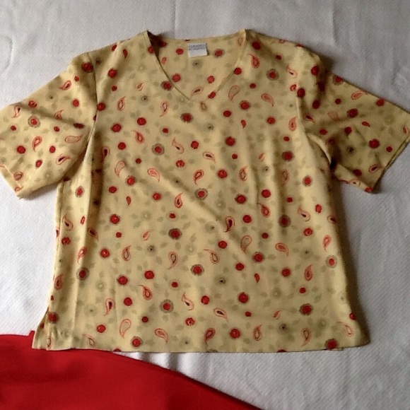 Scoop neck short sleeve blouse Bundle & Save