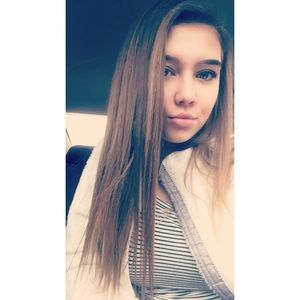 Meet your Posher, April