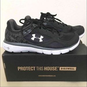 Under Armour Micro G 7Y Brand New w/ Box