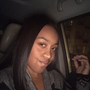 Meet your Posher, Clarissa