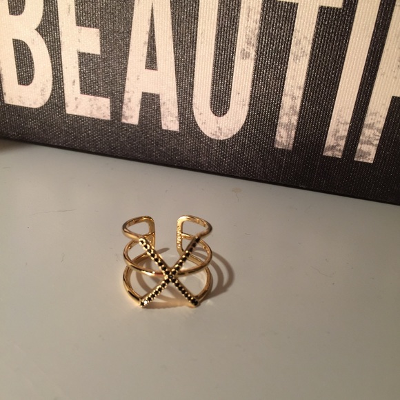 BNWT Stella & Dot Pave' Sphinx Ring