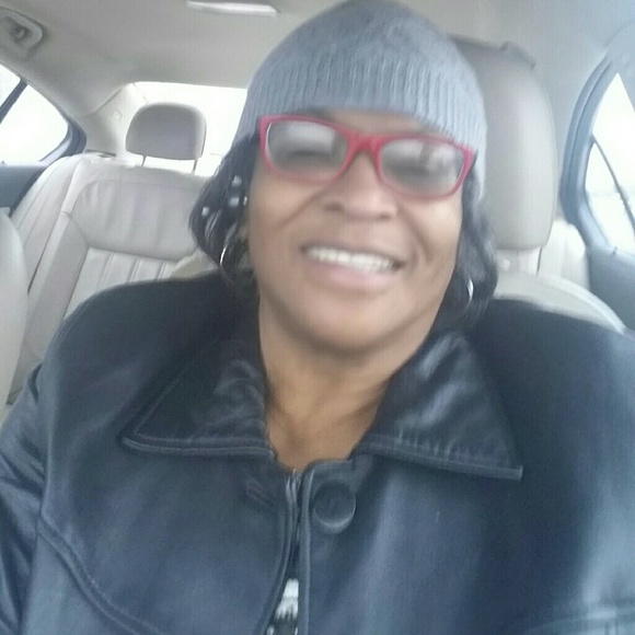 Meet your Posher, Annie