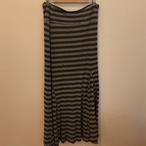 Athleta maxi skirt, mermaid-like bottom. Size XL