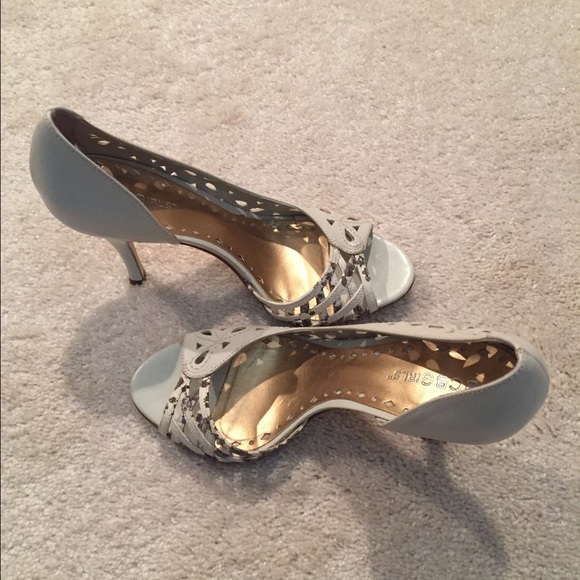 BCBG Girls tan heels