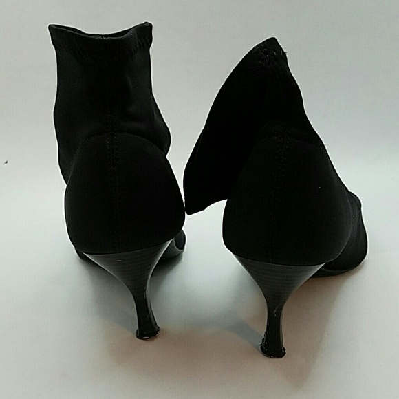 Black ankle boots / booties - Picture 2 of 6