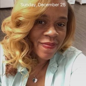 Meet your Posher, Ebony