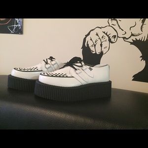T.U.K. Shoes Mondo wht leather  brothel creeper
