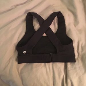 Lululemon bra. Crisscross straps in back.