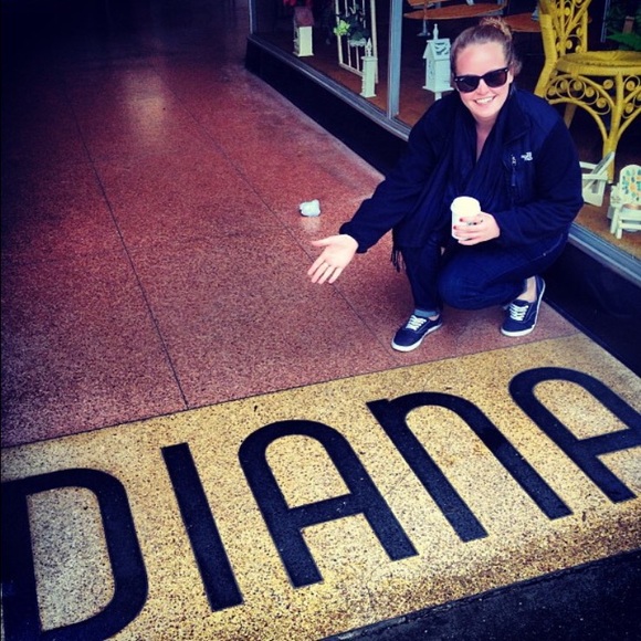 Meet your Posher, Diana - Picture 3 of 5