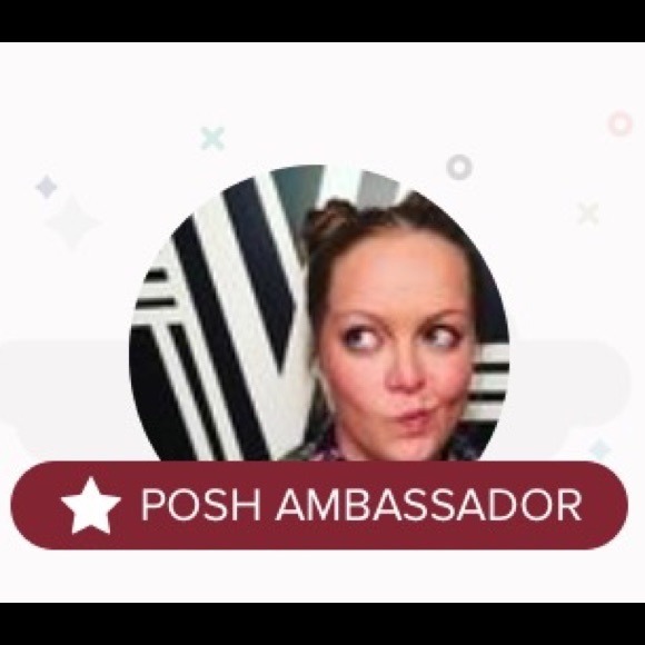 Meet your Posher, Diana - Picture 2 of 5