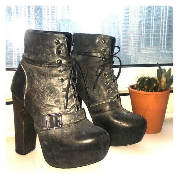 Steve Madden boots warn ONCE