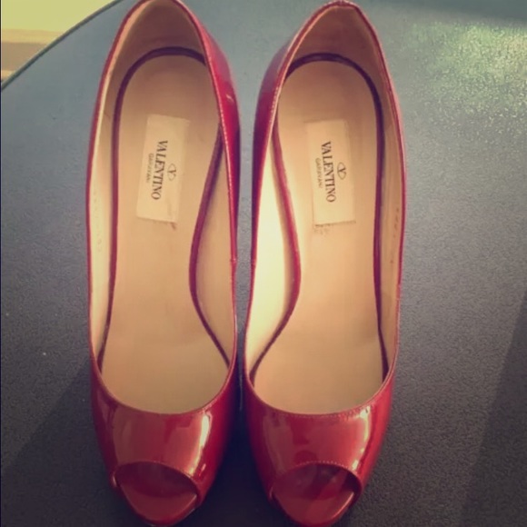 Valentino Rockstud pumps