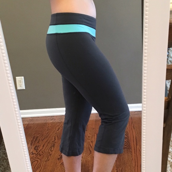 lululemon athletica Pants - Lululemon cropped pants