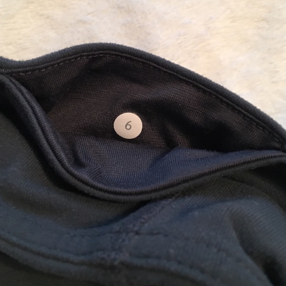 Lululemon cropped pants - Picture 2 of 4