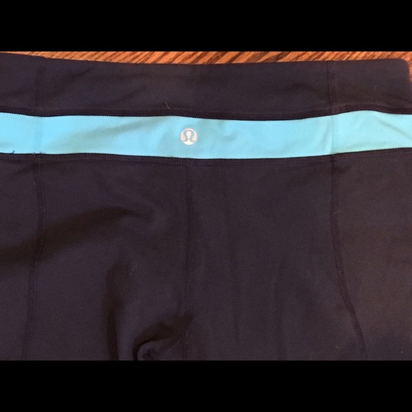 Lululemon cropped pants - Picture 3 of 4