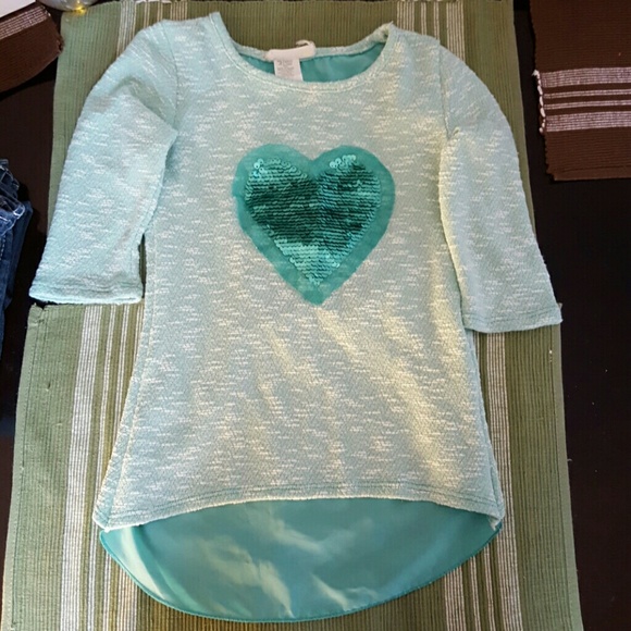 Girls 3/4 length shirt size M(7/8)