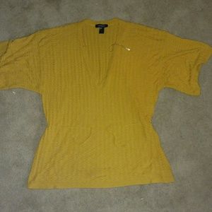 Beautiful knit lightweight sweater