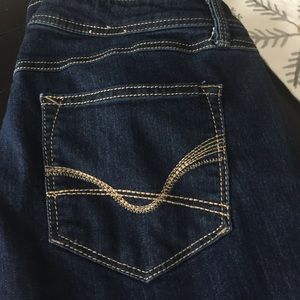 DressBarn jeans. Exc cond. 74%cot/24%poly/2%spand.