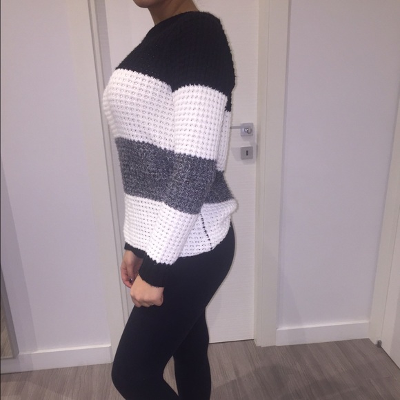 Comfy Winter Sweater!! - Picture 3 of 3