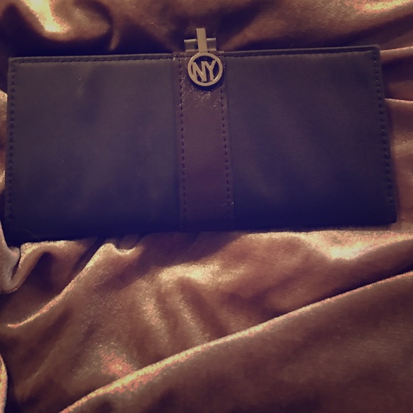 New without tags, New York &a Company wallet