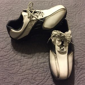 💸REDUCED! Footjoy golf cleats size 4 boys