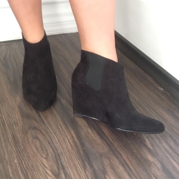 Black wedges booties