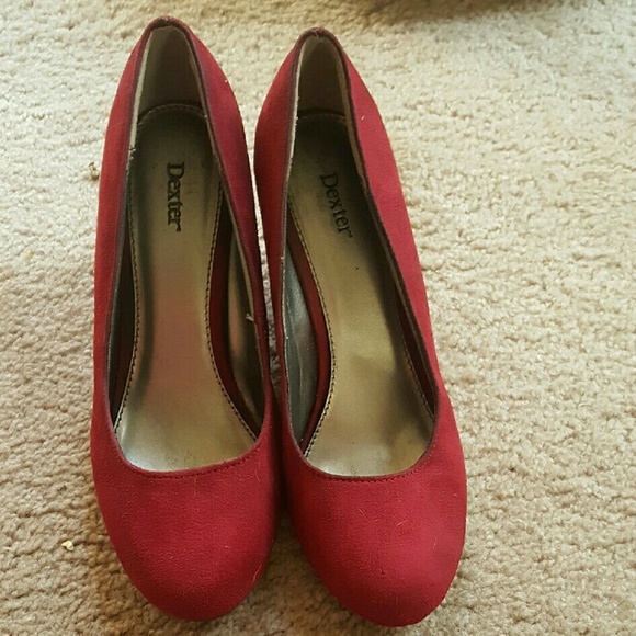 Maroon wedges