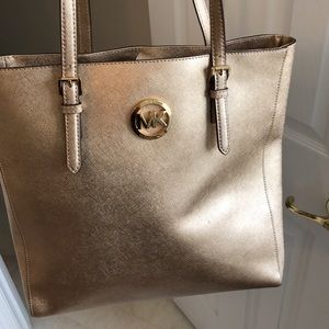 Dashing Gold! Michael Kors Tote