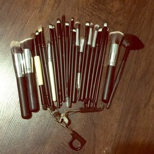 Make up brush bundle