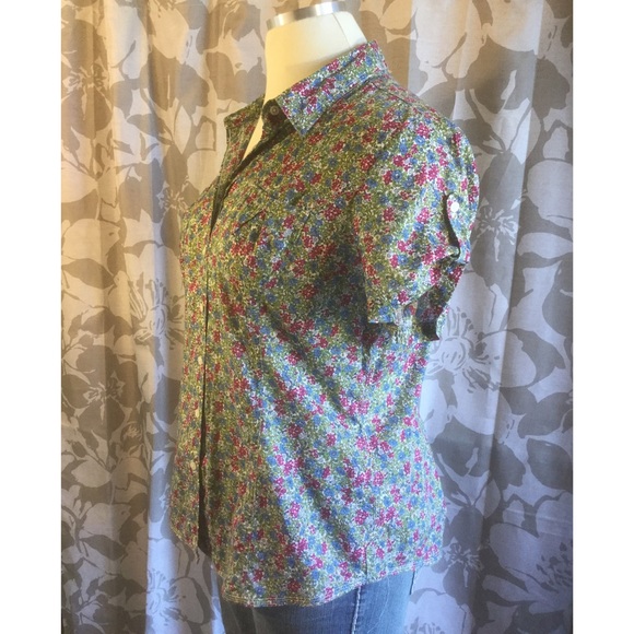 Tommy Hilfiger Button up top - Picture 2 of 4