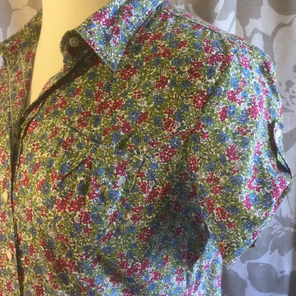 Tommy Hilfiger Button up top - Picture 3 of 4