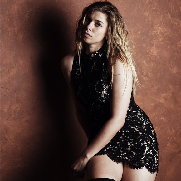 Meet your Posher, Marisa - Picture 2 of 3