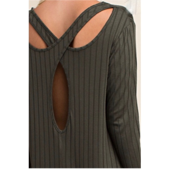 Black Crisscross Back Tunic - Picture 4 of 4