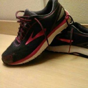 Brooks DNA running shoes