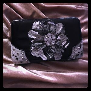Flower wallet