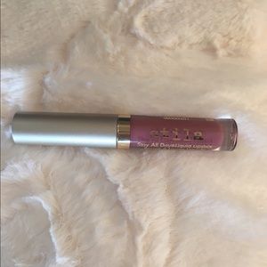 Brand New Stila "Stay All Day" in Patina