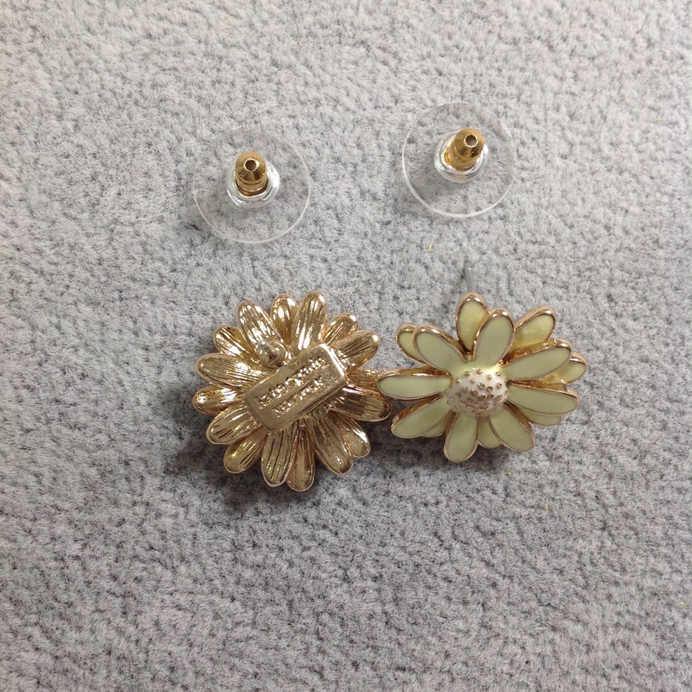 🆕 Kate spade daisy earrings - Picture 2 of 6
