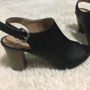 Old Navy peep toe heels
