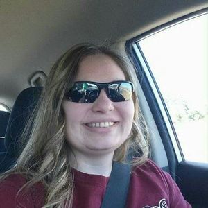 Meet your Posher, Elise