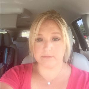 Meet your Posher, Angie