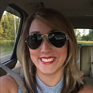 Meet your Posher, Whitney