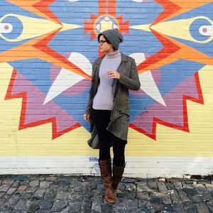 Meet your Posher, Caetlin