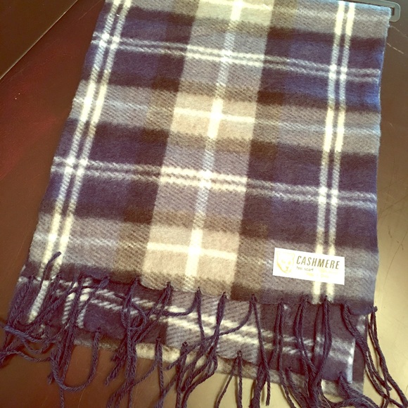 Cashmere Feel Scarf - Navy plaid