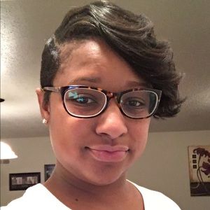 Meet your Posher, Candria