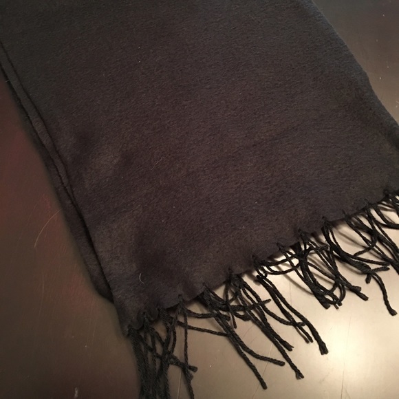 Cashmere Feel Scarf - solid black - Picture 3 of 4