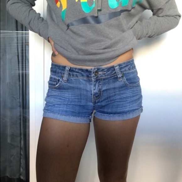 Refuge shorts size 4