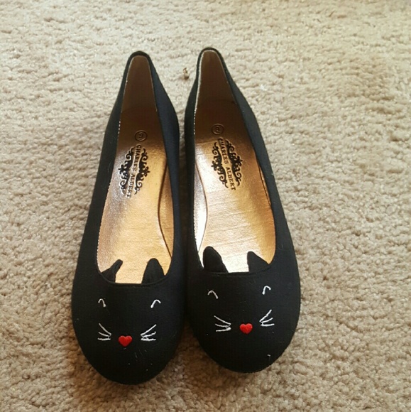 Kitty flats