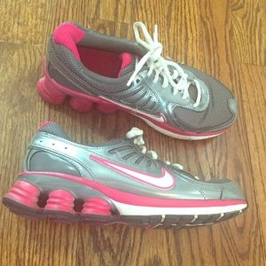 NIKE Shox Metallic & Pink
